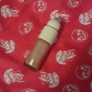 Rare Beauty Mesmerize Liquid Highlight